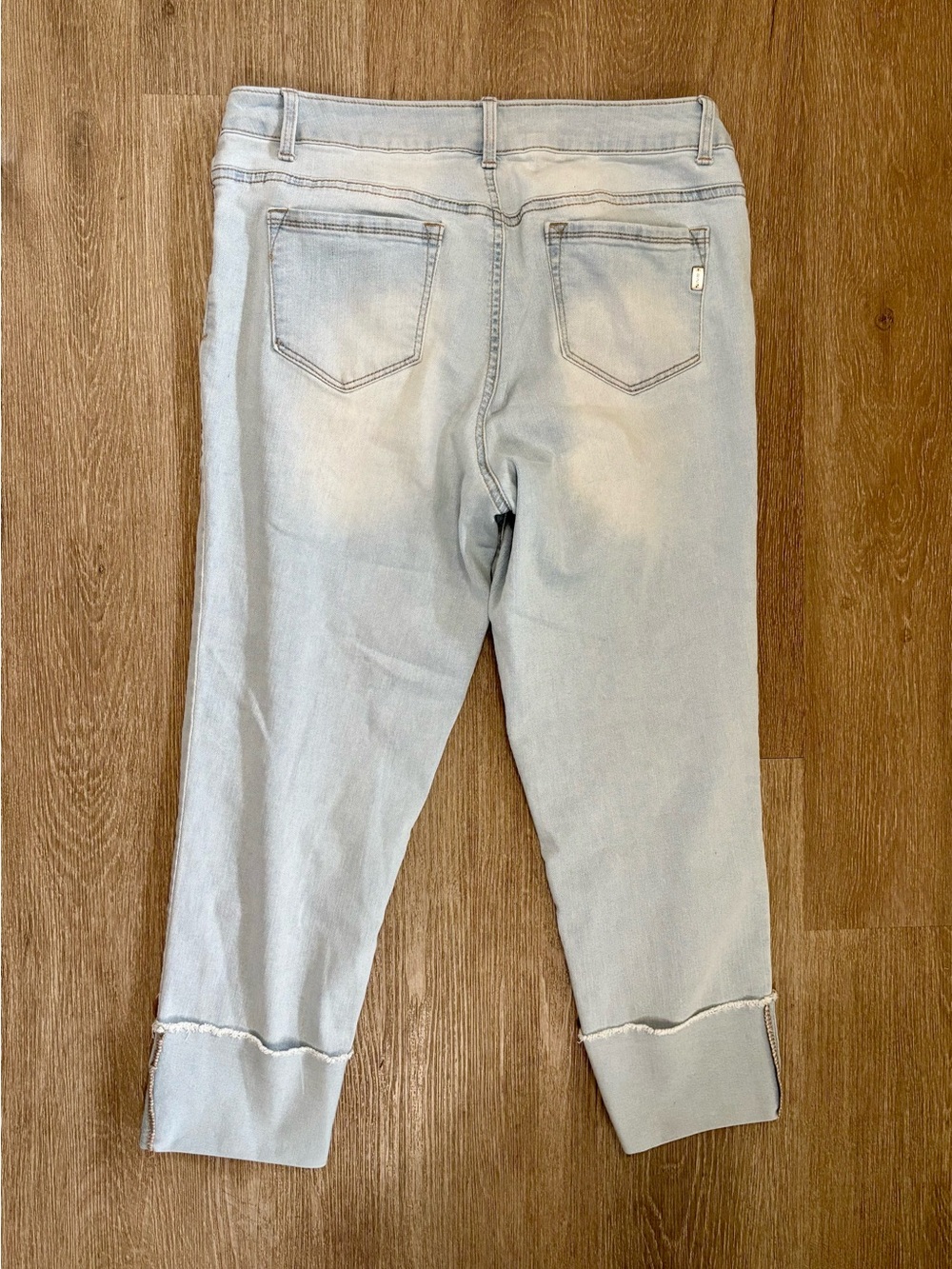 1822 Denim Light Blue Cropped Jeans